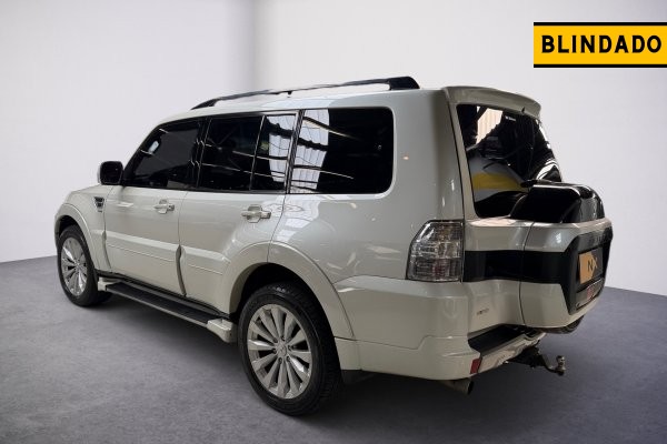 MITSUBISHI PAJERO FULL 3.2 HPE 4X4 16V TURBO INTERCOOLER DIESEL 4P AUTOMÁTICO 2016/2017 MITSUBISHI PAJERO FULL 3.2 HPE 4X4 16V TURBO INTERCOOLER DIESEL 4P AUTOMÁTICO 2016/2017